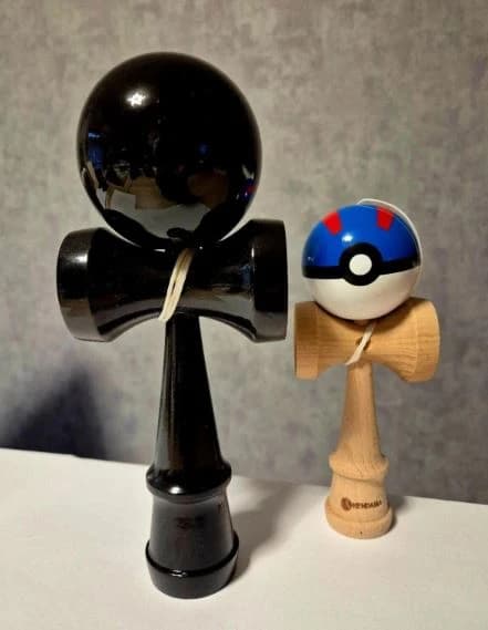 Kendama Profi BIG-XXXL USA, Negru si o kendama mini cadou