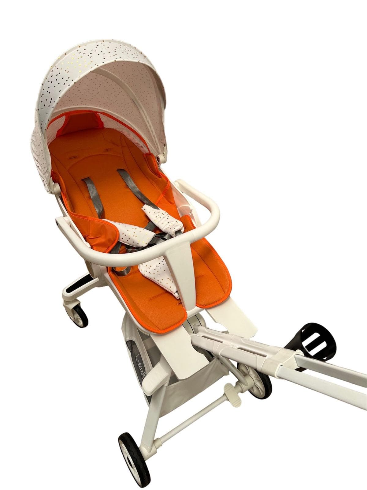 Carucior sport, 6- 36 luni, reversibil alb/auriu modern-Concept E Efrall - Foto Universul Familiei