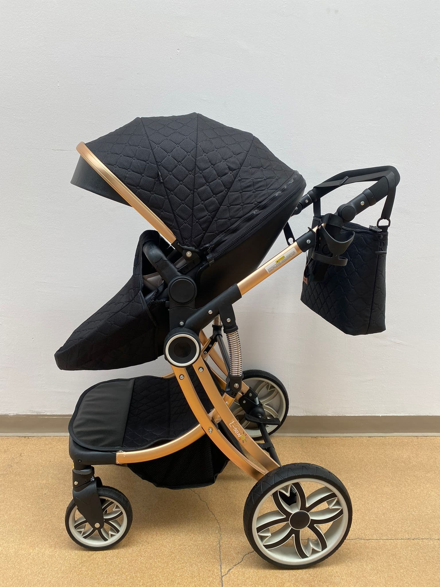 Carucior forma de ou 2 in 1, reversibil, negru cu landou -Concept E Efrall - Prezentare Online