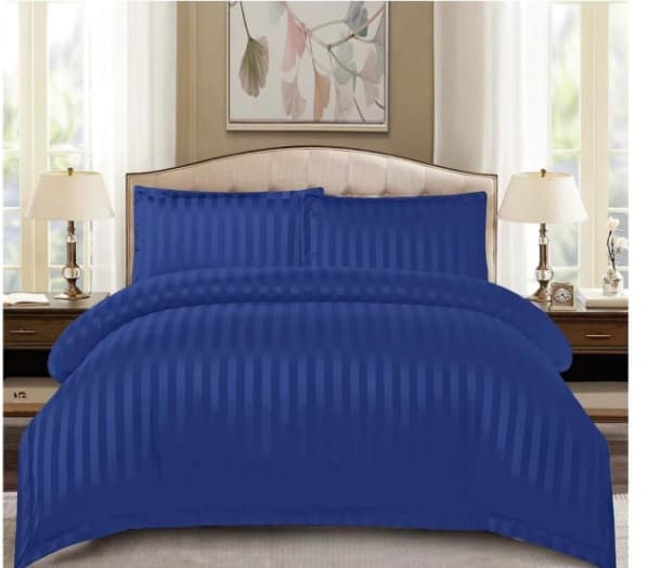 Lenjerie de pat din Damasc, pentru pat dublu, 4 piese cu elastic- albastru inchis 200 X 230 cm