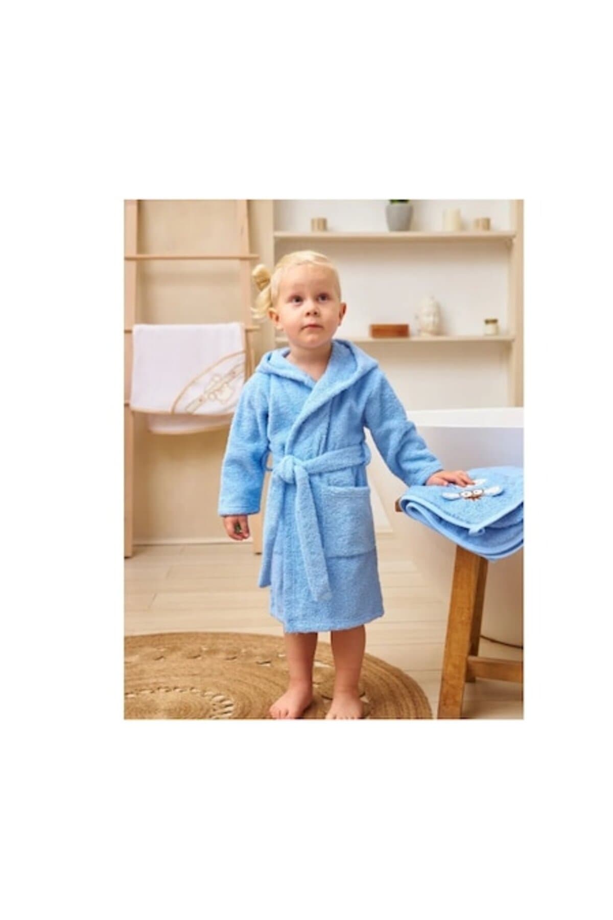 Fotografie produs: Halat de baie pentru copii cu varsta de 8 ani, cu gluga, curea reglabila si buzunar - Concept E Efrall