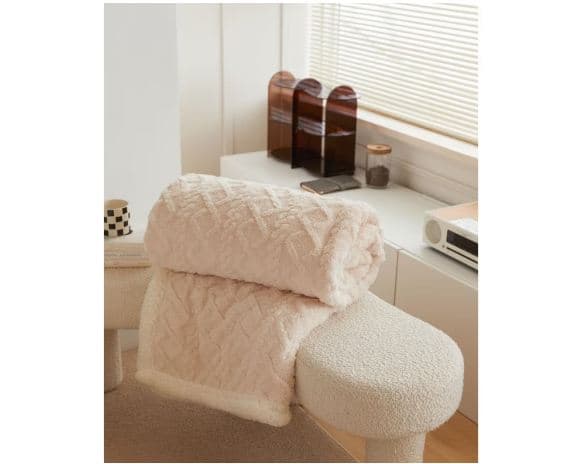 Fotografie produs: Patura cu blanita pentru pat dublu, model tip Tricot, 230x250cm - alb unt