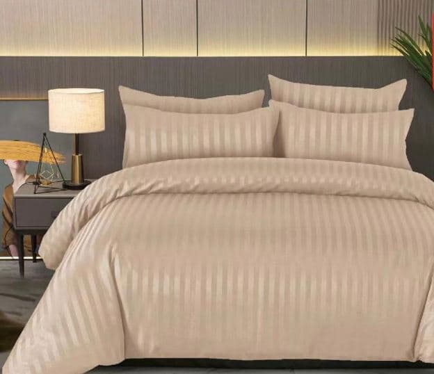 Lenjerie de pat din Damasc, pentru pat dublu, 6 piese- bej deschis 200 x230 cm