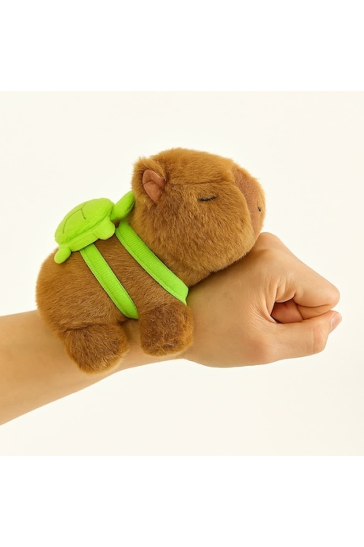 Fotografie produs: Bratara de plus Capibara cu rucsac, jucarie interactiva pentru copii, Virtual Trend