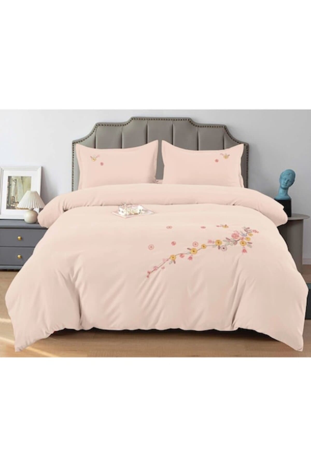 Fotografie produs: Lenjerie de pat dubla de lux, Pucioasa, model brodat M4, finete, 4 piese, 2 persoane, 245x250cm, bej